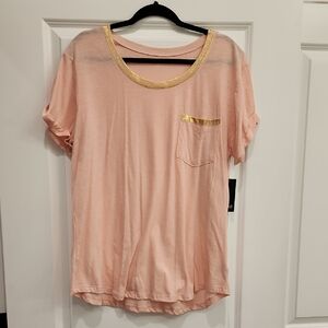 🔵 2/$10 NWT XXL Blush Tee with‎ Metallic Gold Trim